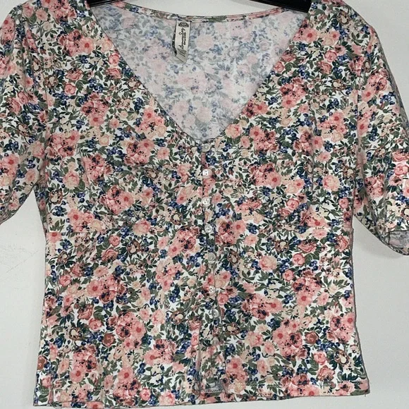 American Rag - Picture 2 of 4